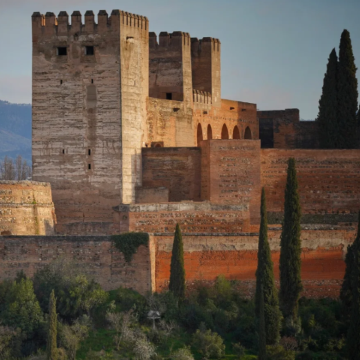 奥地利维也纳专车接送，维也纳-魏茨包车