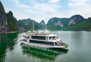 河内出发的豪华下龙湾一日游 – 大力神号，含自助餐【乘坐大力神号在下龙湾进行豪华一日游——顶级的舒适度和服务。 从河内出发的一日游，参观洞穴、小岛和皮划艇点。 自助午餐包括新鲜海鲜和越南籍特色菜。】