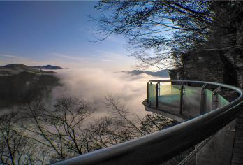 湖南凤凰古城+边城茶峒+清水江游船+矮寨奇观景区一日游【品质出游】