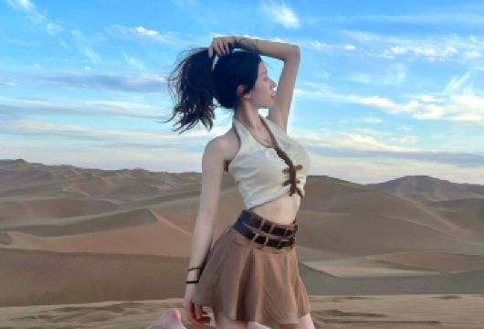 新疆吐鲁番坎儿井+火焰山+库木塔格沙漠一日游赠送特色餐【[郑重承诺]全程导游讲解历史和民俗，边听故事边游览景点，重温古丝绸之路的繁华，管家服务24小时待命。】