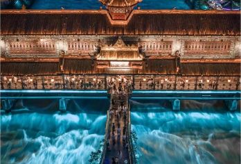 都江堰景区一日游【2-8人精品小团+12点出发+不进店】【睡醒再出发+夜游蓝眼泪+南桥+享都江堰本地特色晚餐（自理）】