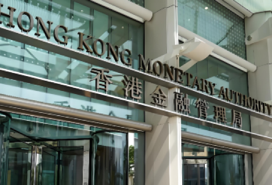 香港大学+香港金融管理局+太平山顶+香港新闻博览馆一日游【香港大学的学生带领漫游香港大学，分享香港大学住宿、生活及升学心得】