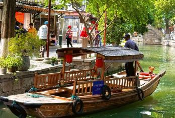 上海朱家角古镇水乡包团半日游（可选手摇船+古镇特色小吃）【探秘古韵园林：课植园、和心园各具魅力，建筑精妙，藏珍贵碑刻与古物，似园林文化宝库。】