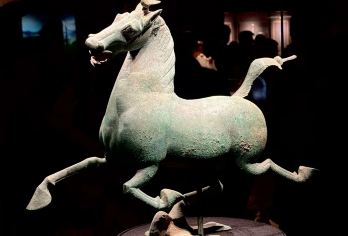 【小白龙甄品】甘肃省博物馆半日游【深度讲解*入馆预约】【[精品小团]拒绝嘈杂混乱，不用再踮脚看文物，保证最佳观赏位】