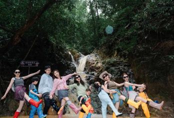 基诺山司土小寨雨林徒步一日游【高端小团/雨林瀑布/不发大团】【[缤纷景点]小众玩法，避开传统景点，喧闹的人群，探秘生态热带雨林；】