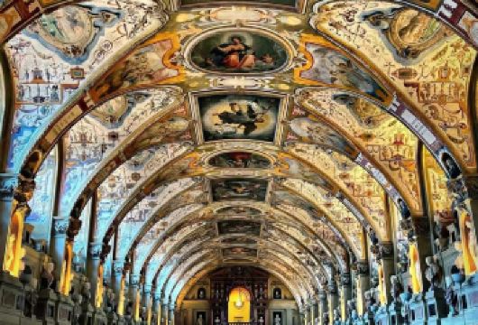 铁阿提纳教堂+阿桑教堂+谷物市场+慕尼黑皇宫【中文地陪8h】【沉浸式解锁慕尼黑老城核心+独立小团+拒绝拼团+行程可调+慕尼黑皇宫 3 小时深度游览】