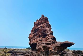 海南儋州石花水洞地质公园+东坡文化旅游区一日游-可英文服务【石花水洞雕地质奇观，东坡书院溢千年文脉，古盐田映潮汐律动】