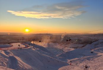 【新疆特种兵滑雪自由行】可可托海滑雪场+可可托海三号坑 【专属包车，灵活定制，直抵雪场，畅滑“黄金粉雪”，尊享冰雪童话世界】
