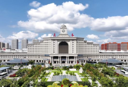 伪满皇宫博物院+长影厂+净月潭一日活动【纯玩·高餐标·无套路】【出行无忧：1人起，天天发团，不起早，不贪黑，适合全家出游，亲子游。精品团，保证品质。】