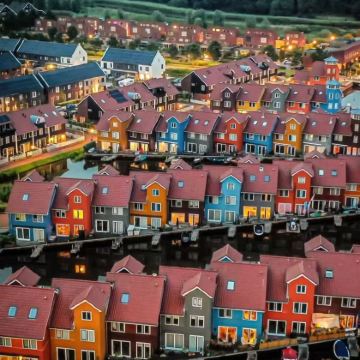 荷兰格罗宁根马提尼塔+劳沃斯湖国家公园包车一日游