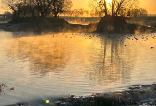 千岛湖+红石崖+敕勒川草原【一日双刷冬日顶流！早赴大黑河千岛湖追雾凇日出，拍爆朋友圈；午后冲红石崖天赐草原，欣赏高山草原风景】