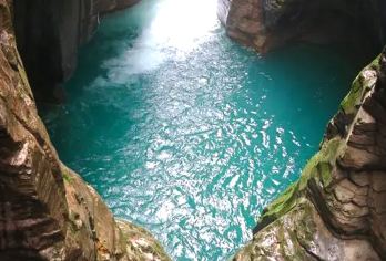 恩施地心谷一日游【私家团、不早起、含必消、2人起】奔驰保姆车【[VIP]专车上门接送，保姆车，享受出游】