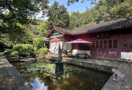 日本京都-琉璃光院-三千院-贵船神社-红叶满天 京都巡礼。【专业行程定制，精选热门景点，高效游玩不走回头路，贴心服务保障，轻松】