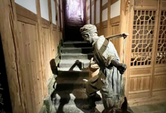 【三峡博物馆】3小时精讲 · 15人小团 · 大咖趣味解说【[金牌说讲师团]行业资深讲师和金牌导游，只做深度讲解，保证讲解质量！】