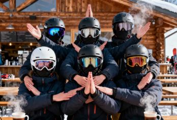 乌鲁木齐白云滑雪场一日游【滑雪赏雪·领队跟车·新手无忧订】【随车配备滑雪大神领队，玩的放心，玩的开心！】