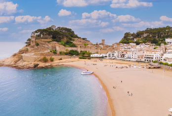 西班牙巴塞罗那《蓝色大海的传说》取景地+托萨滨海小镇一日游【亲临《蓝色大海的传说》取景地Mirador观景台，俯瞰夏加尔盛赞的