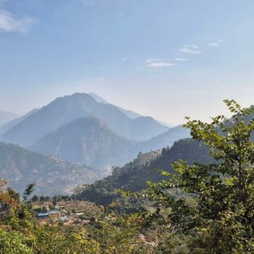 加德满都附近徒步：前往拉塔兰贝什瓦尔·马哈德夫的风景优美的灵性徒步之旅