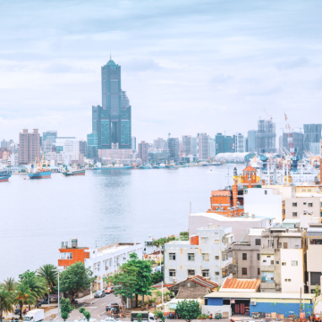 高雄轻旅行｜莲池潭祈愿＋旗津海景＋爱河夜游+六合夜市下車