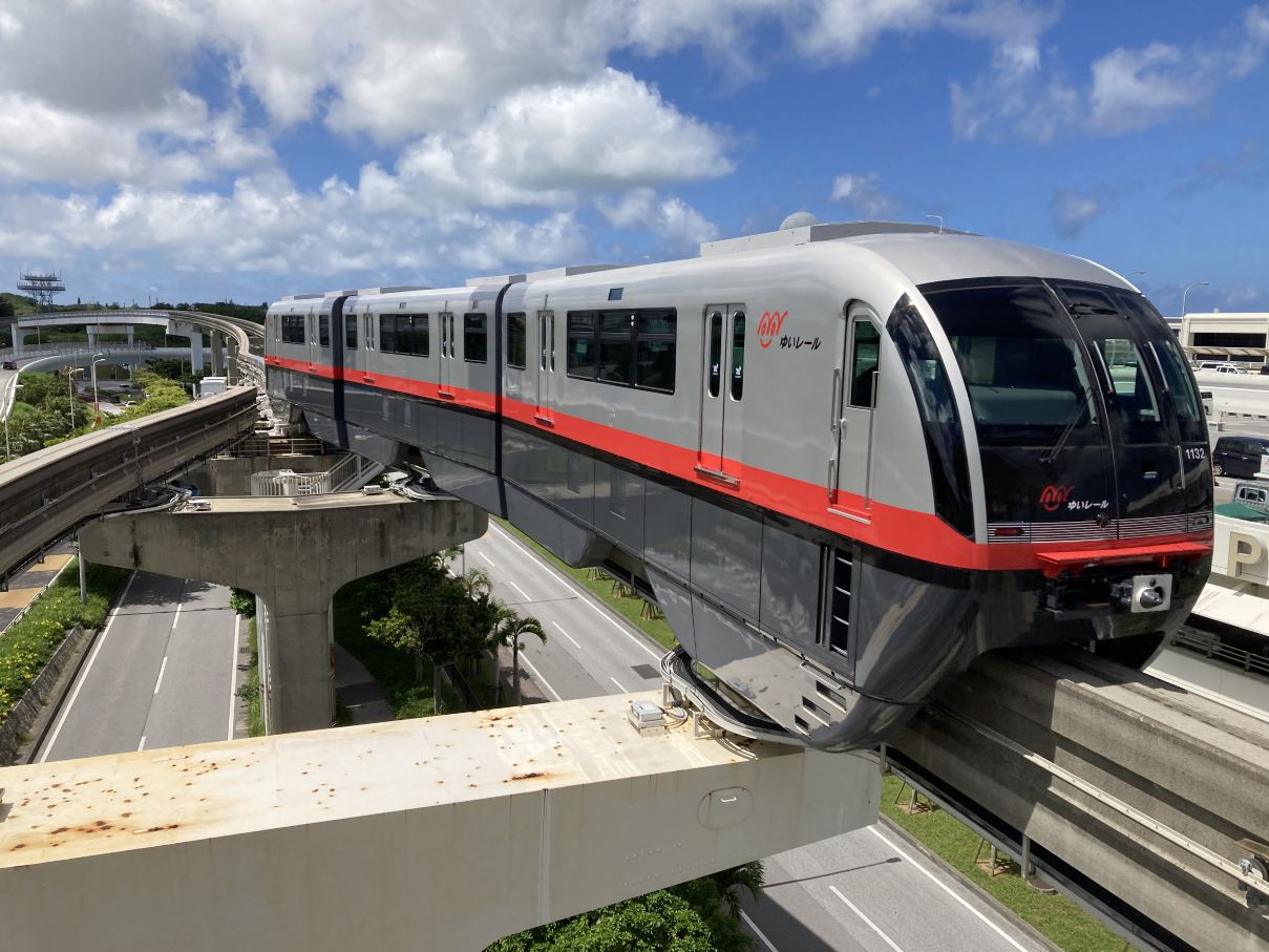 [Billet électronique] Monorail urbain d'Okinawa (Pass journalier) avec coupon de shopping pour Okinawa Outlet Mall & iias Okinawa Toyosaki
