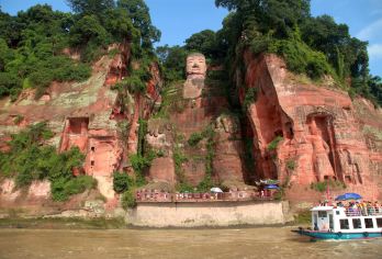 成都大熊猫繁育研究基地+乐山大佛一日游【小包团拼车一日游】【熊猫乐山大佛拼车便宜又舒服】