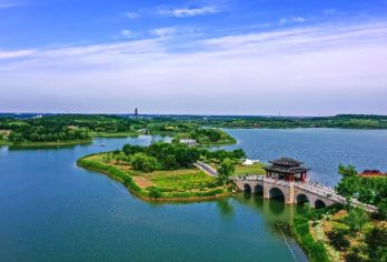 【5座小包私家团】淄博马踏湖+八大局+海岱楼+陶琉馆一日游【◇小车包车出游，即刻出行】