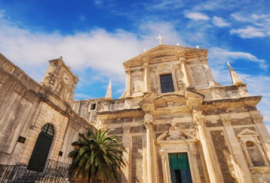 杜布罗夫尼克古城区+罗维里耶纳克要塞+植物园包车一日【精品包车，私享空间，上门接送，轻松出行】