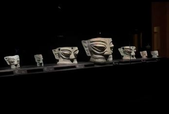 都江堰景区+三星堆博物馆一日游&VIP包车纯玩上门接送亲子游【[私家独立团]「全程独立专车」一单一团 | 可预约出发时间 | 按需求选择车型】