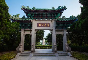 中国上海鲁迅公园+ 人民广场+上门+可定制行程可选择英文服务【专车接送】