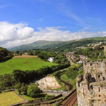 曼彻斯特往返：北威尔士与卡纳封城堡包车一日游