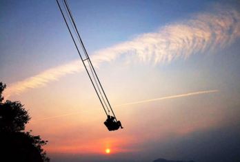 梦幻奥陶纪·天空悬廊+悬崖秋千+步步惊心纯玩一日游·赠旅意险【[刺激游玩大合集]探索神奇寒冰洞，天空悬廊冒险，悬崖秋千极限，打卡网红高空刺激项目大集合】