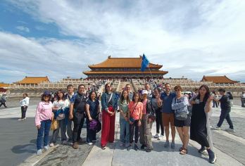 天安门广场、故宫和天坛一日活动（含门票）【一天之内游览三大联合国教科文组织世界遗产。全包免快速入园门票。专业导游生动讲述帝国历史。立即预订，开启您的完美旅程！ 探索权力中心，聆听六百多年来的轶事趣闻。 提供参观皇家藏品的**机会。】