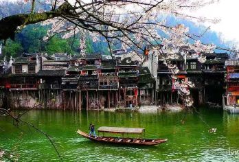 凤凰古城六景+夜间活动船一日活动【导游带您游凤凰古城七景文化历史】【一单一讲解】