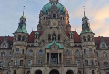 德国汉诺威市区皇家园林+市区文化地标-可包车-精选【专属客服和本地中文司机，一家一团包车】