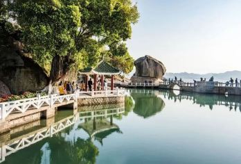 厦门鼓浪屿一日游【9人小团可选丨无购物，含船票+接送+讲解】【[性价比高]精品小团，5-6小时游玩时间充足，含蓝牙耳麦，无购物无二次消费，真纯玩。】