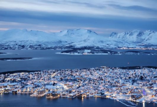 挪威特罗姆瑟+北极水族馆+Ersfjord白沙滩包车一日游【精选特罗姆瑟核心自然与人文地标，环线覆盖白沙滩、网红教堂、极光热门点，兼顾观景深度与舒适体验】