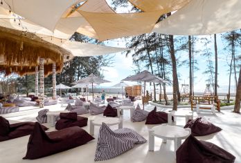 Cabana 红树林生态游【包含: 下午茶+海鲜烧烤自助餐】【小船悠悠穿梭红树林，绿影婆娑、水鸟相伴，来一场平静又奇妙的生态之旅。】