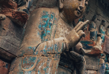 大足石刻宝顶山1日游【包车游&重庆五大主城区上门接送】【“北敦煌，南大足”，大足石刻是重庆的世遗，融合了儒释道三教题材，佛像精雕细琢，宏伟高大，非常值得】