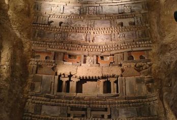 敦煌博物馆2小时人工讲解 橄榄游●资深导游精讲 小团含耳麦【[橄榄游讲师团]他们博古通今，幽默睿智，善于挖掘文物背后的故事，用有趣的方式还原历史真相！】