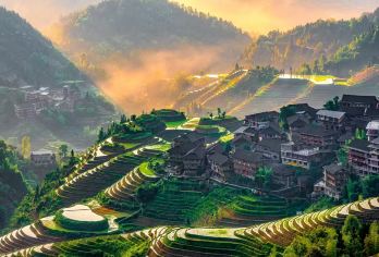 桂林龙脊梯田+黄洛瑶寨+金坑梯田+金佛顶一日游【8人小团】【8人vip小团：灵活性强，服务更精细，自由度更高】