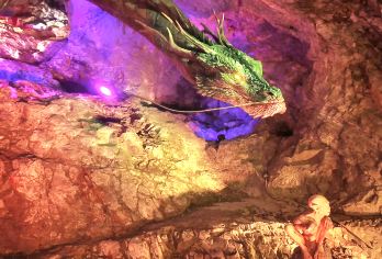 首尔附近京畿道1日游拼车【光明洞+奥特莱斯+乌耳岛+大阜岛】【光明洞是韩国由废弃矿坑改造而成的主题洞窟景点，以“光与艺术”为主题，将自然洞窟、灯光艺术、历史展示】