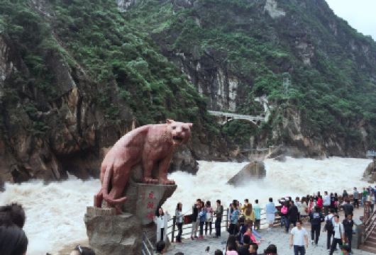 香格里拉段虎跳峡丨长江第一湾丨真纯玩丨一日游【[真正纯玩]警惕低价团，本产品不进任何购物店，不进藏民家访，无套路，无隐形消费！】