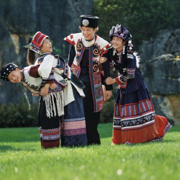 【万人出行双景区精讲】石林九乡一日游 当地红榜商家多套餐可选