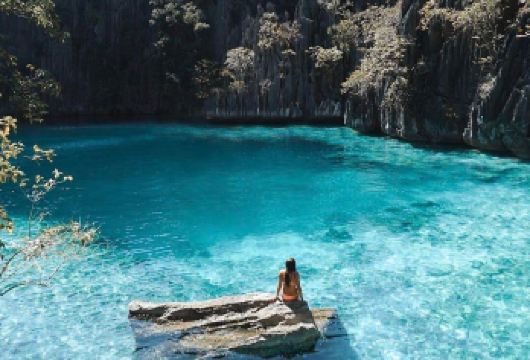 菲律宾科隆岛跳岛游A线-凯央根湖&CYC沙滩&午餐&接送【玻璃湖泊凯央根湖，清澈见底】