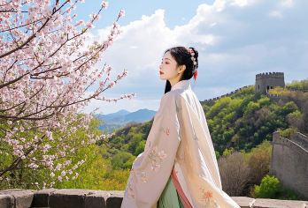 八达岭长城+鸟巢入内参观一日游·五环内上门接·10点晚出发【[五环内上门接]来到北京不方便自己去集合地点，请在您的酒店或家里等待我们的司机到楼下接你！】