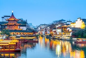 南京：夫子庙+大报恩寺+牛首山 |中英等多语种-定制包车#【拒绝走马观花式游览，资深司导一站到底式管家，深度体验热门景点，行程景点可调可定制】