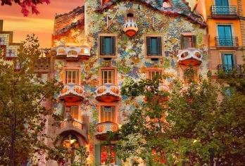 西班牙巴塞罗那市区-高迪奇幻建筑与海港落日之旅-包车-精选【专属客服和本地中文司机，一家一团包车】