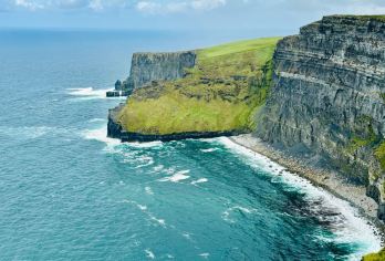 爱尔兰都柏林+莫赫悬崖+本拉缇城堡//独立包车 中文司机++【欣赏莫赫悬崖的壮观景象，看看世界的浩瀚】
