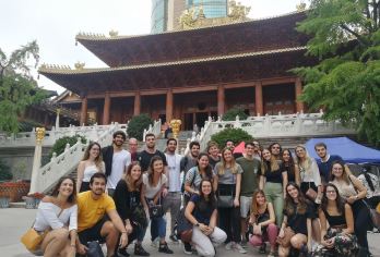 上海私人導覽一日游 朱家角+市區景點自選1個【我們可以提供中英日韓俄西泰法意德等多種語言導遊服務，如您需要，下單后請聯繫客服補差價。】