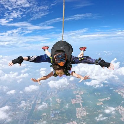 湖北荆门高空跳伞基地一日游【3000米跳伞+空中酷炫拍摄】