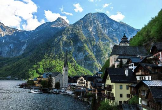 奥地利萨尔茨堡+圣沃夫冈+哈尔施塔特【维也纳VIP包车游】【中文司导，全程中文沟通翻译无压力！专业行程规划师为您规划线路，合理出行少走冤枉路。】